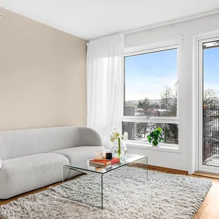 Brand New Top Floor Central Apartment, Easy Access With Train From Vaernes Airport *