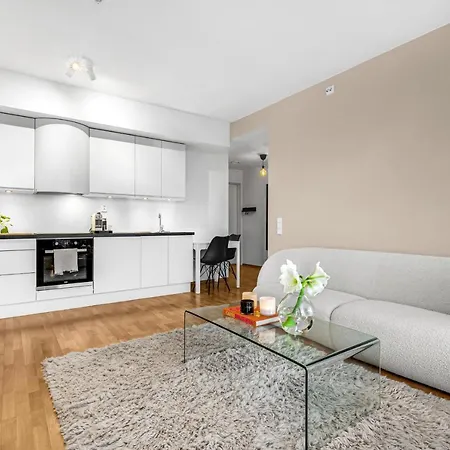 Appartement Brand New Top Floor Central Apartment, Easy Access With Train From Vaernes Airport *